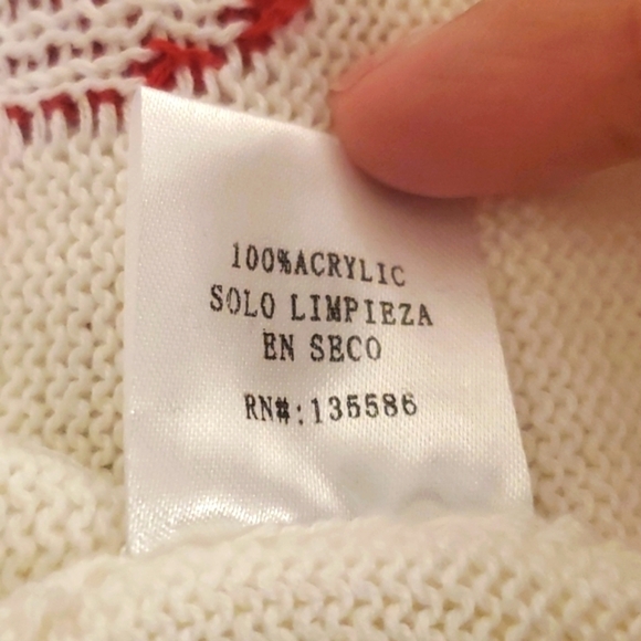 Mainstrip Cream sweater with hearts Size Medium - Picture 12 of 13